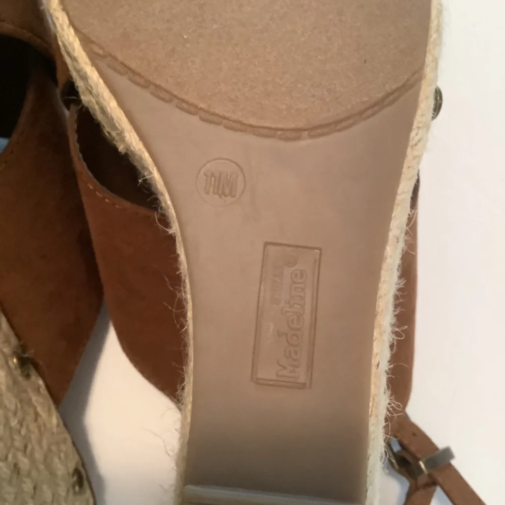 Stuart Madeline All Man Made Materials Faux Suede Wedge Sandals Tan Size 11 NWOT - Picture 5 of 7